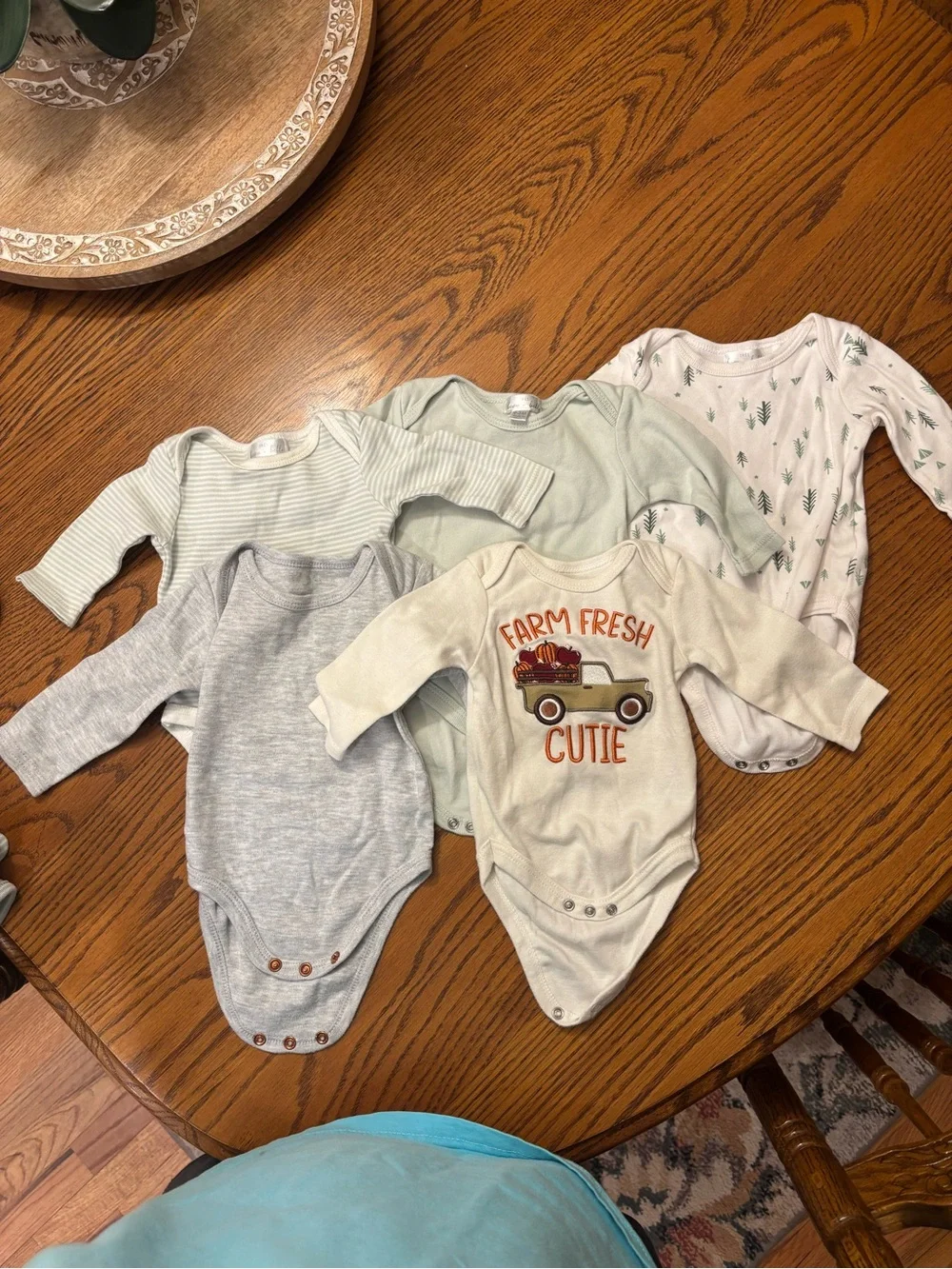 0-3 gender neutral onsies long sleeve